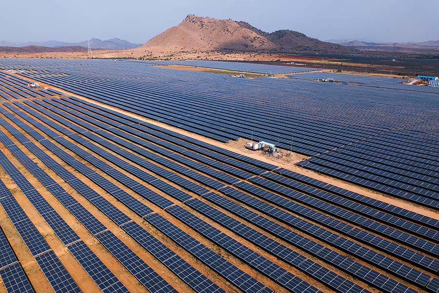 Gujarat Farmers Teach a Lesson to Adani Green Project..